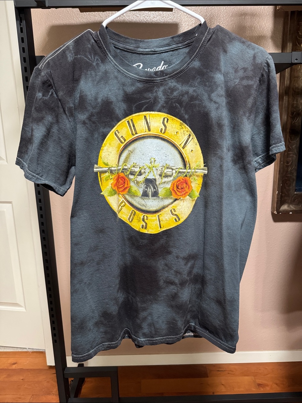Guns N Roses Officially Licensed band T-shirt, black gray crew neck short sleeve